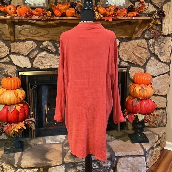 Easel Tunic Top EUC Small - Picture 4 of 6